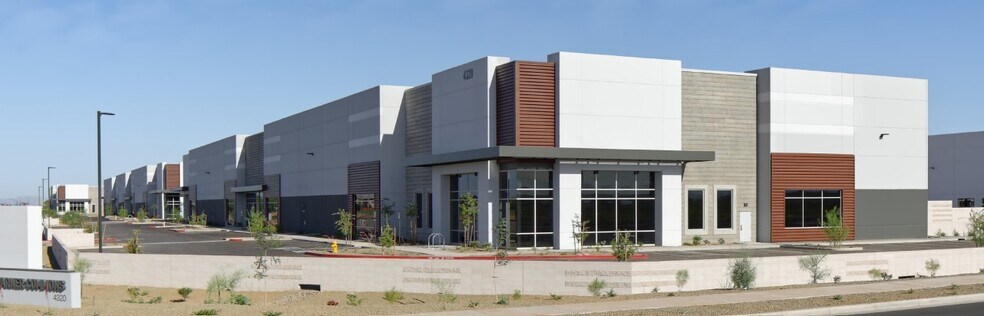 4290 E Warner Rd, Gilbert, AZ à louer - Photo de l’immeuble – Image 2 sur 9