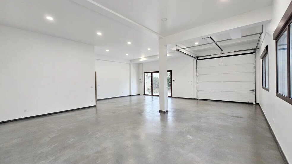 Local d’activités dans Limeil-Brévannes à louer - Photo intérieure – Image 2 sur 17