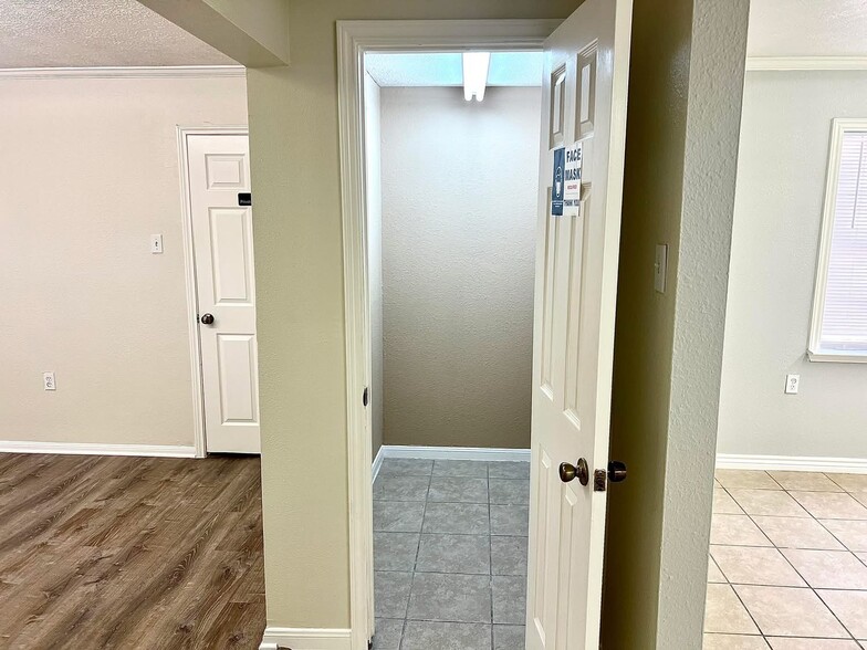 1501 Mercury Dr, Jacinto City, TX à louer - Photo de l’immeuble – Image 2 sur 10