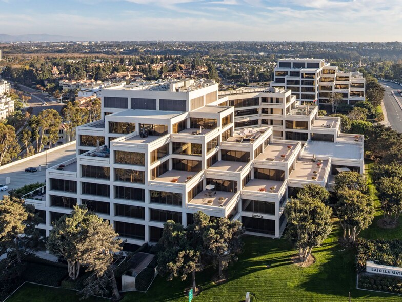 9191 Towne Centre Dr, San Diego, CA à louer - Photo principale – Image 1 sur 10