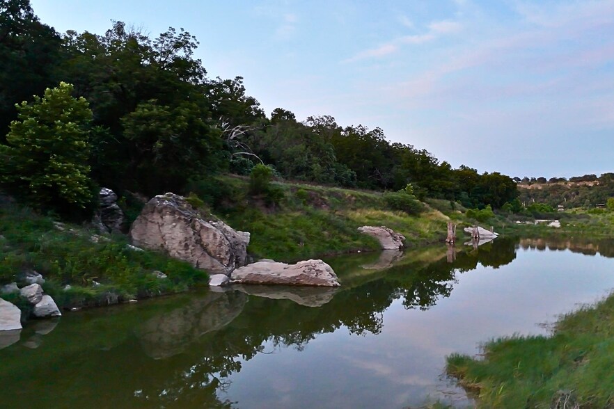 5012 Hupedo Ranch Rd, Spicewood, TX à vendre - Photo principale – Image 3 sur 46