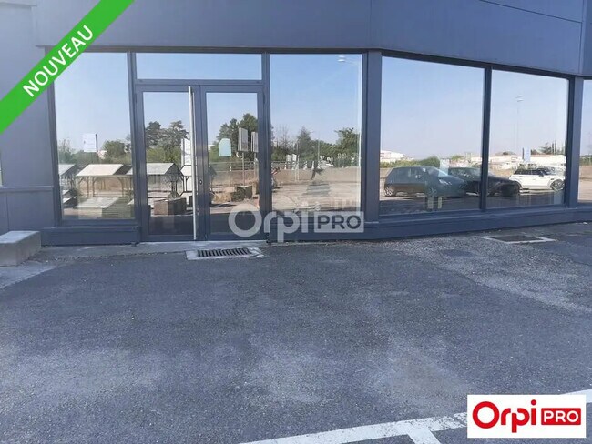 Plus de détails pour Local commercial à louer