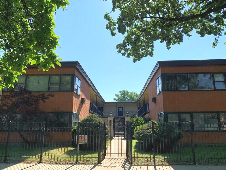 7535 S Saginaw Ave, Chicago, IL à vendre - Photo de l’immeuble – Image 1 sur 5