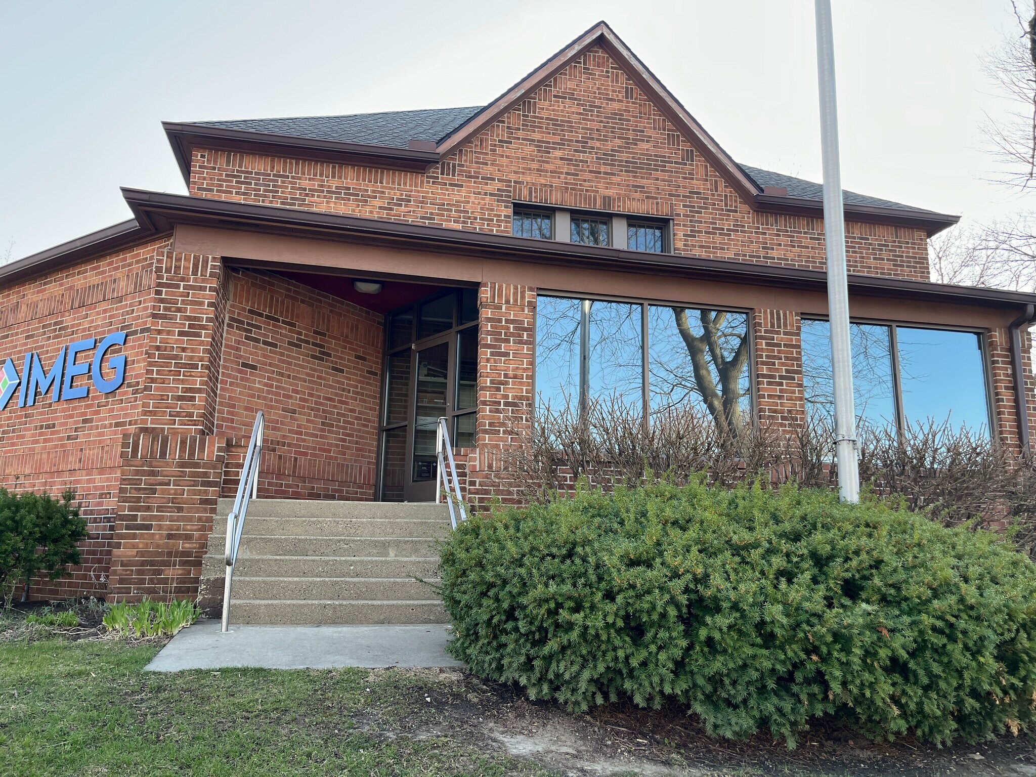 201 S Ann Arbor St, Saline, MI à vendre Photo de l’immeuble– Image 1 sur 15