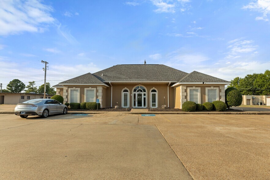 304 S Rhodes St, West Memphis, AR à vendre - Photo de l’immeuble – Image 3 sur 3