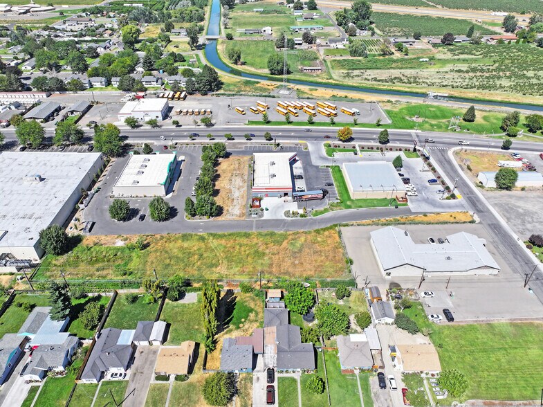 612 Wine Country Rd, Grandview, WA à vendre - Photo de l’immeuble – Image 2 sur 7