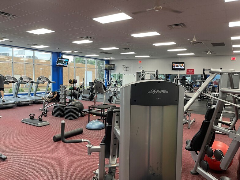 720 Foxpointe Dr, Sycamore, IL à louer - Photo de l’immeuble – Image 2 sur 15