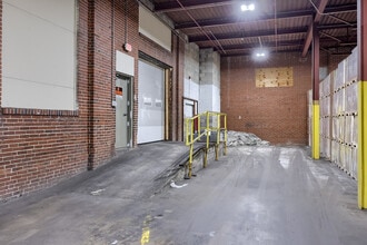 30 N 3rd St, Womelsdorf, PA à louer Photo intérieure– Image 2 sur 5