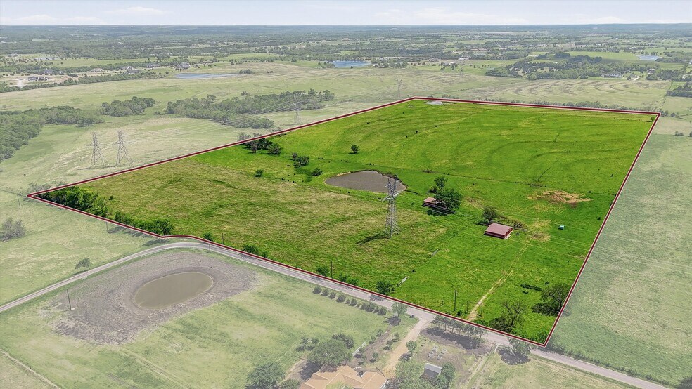562 Lazy S Ranch Road, Gunter, TX à vendre - Photo de l’immeuble – Image 1 sur 45