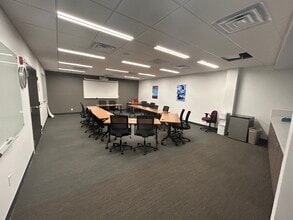 445 Electronics Pky, Liverpool, NY à louer Photo intérieure– Image 1 sur 6