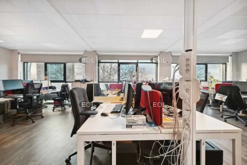 Local d'activités dans L'HAY-LES-ROSES à vendre - Photo de l’immeuble – Image 3 sur 13