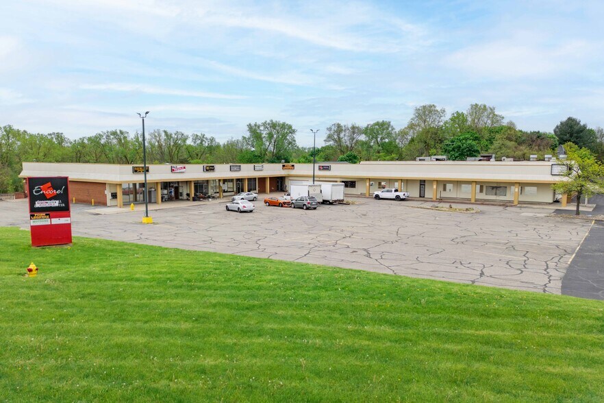 3467-3491 Beecher Rd, Flint, MI à louer - Photo de l’immeuble – Image 1 sur 1