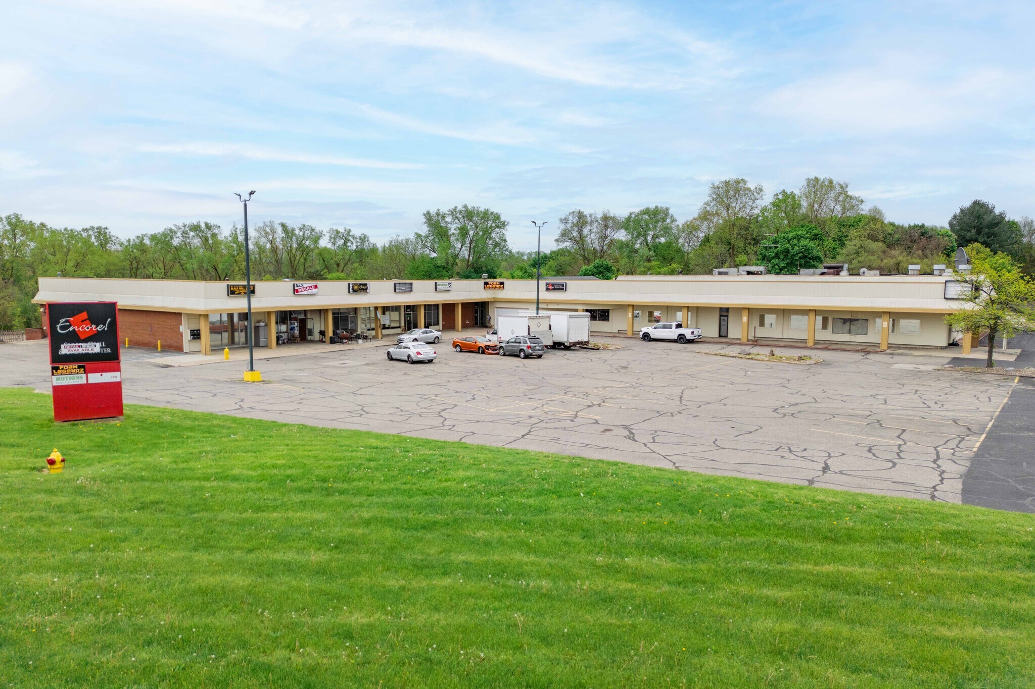 3467-3491 Beecher Rd, Flint, MI à louer Photo de l’immeuble– Image 1 sur 2