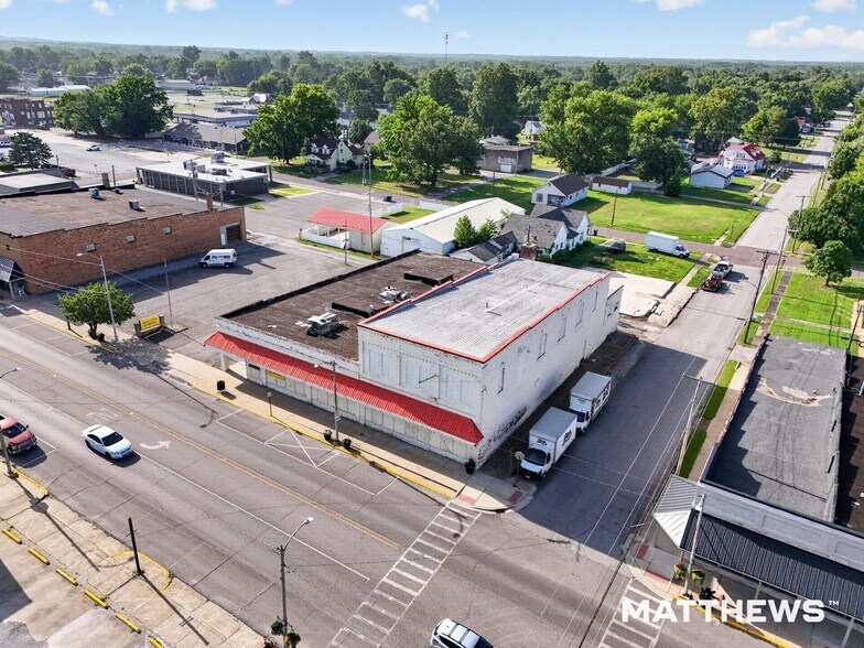 327 E Main St, West Frankfort, IL à vendre - Photo de l’immeuble – Image 3 sur 3