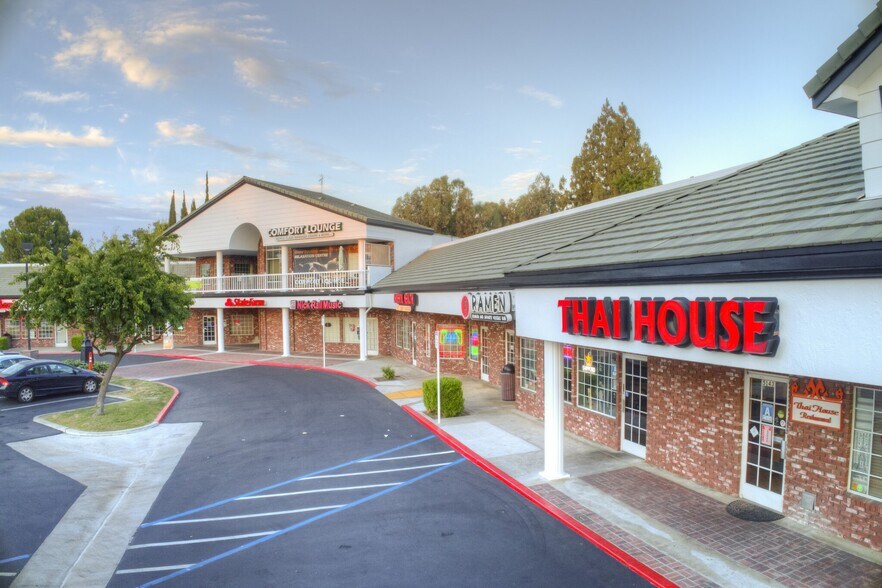 5101-5153 Ming Ave, Bakersfield, CA à louer - Photo de l’immeuble – Image 3 sur 9