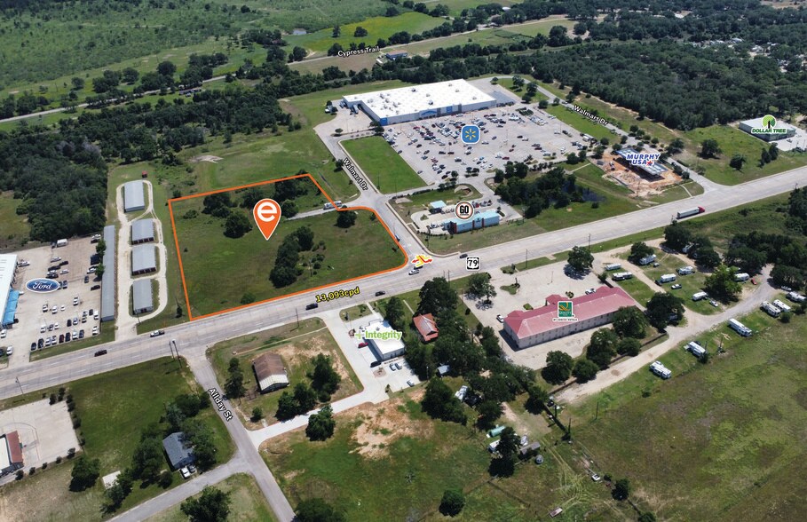 702 W US Hwy 79, Rockdale, TX à louer - Photo de l’immeuble – Image 1 sur 5