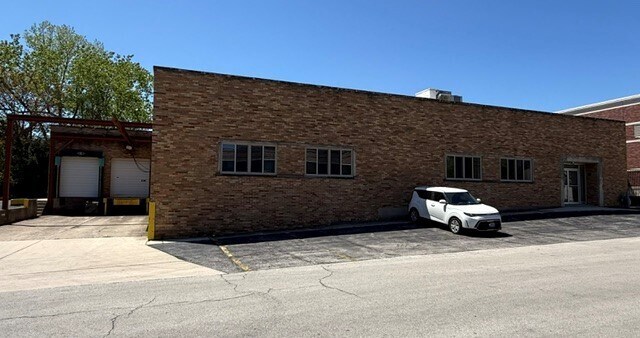 205 E Burlington Ave, Westmont, IL à vendre Photo de l’immeuble– Image 1 sur 20