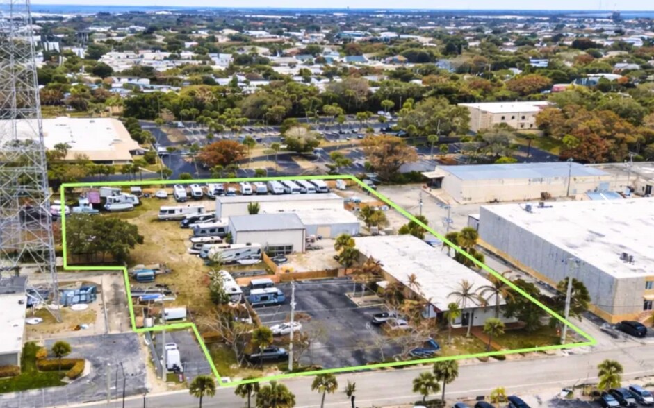 190 Center St, Cape Canaveral, FL à vendre - Photo principale – Image 1 sur 3