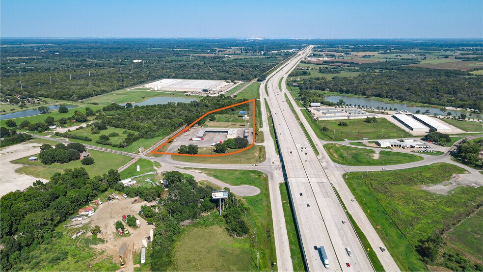 5168 NE I 10 Frontage Rd, Sealy, TX à vendre - Photo de l’immeuble – Image 1 sur 14
