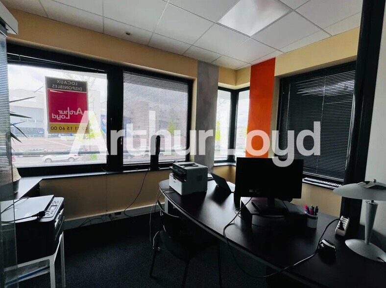 Bureau dans Caen à louer - Photo de l’immeuble – Image 3 sur 4