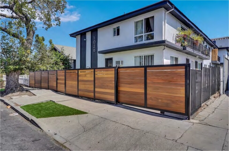 1026 N Hudson Ave, Los Angeles, CA à vendre Photo principale– Image 1 sur 18