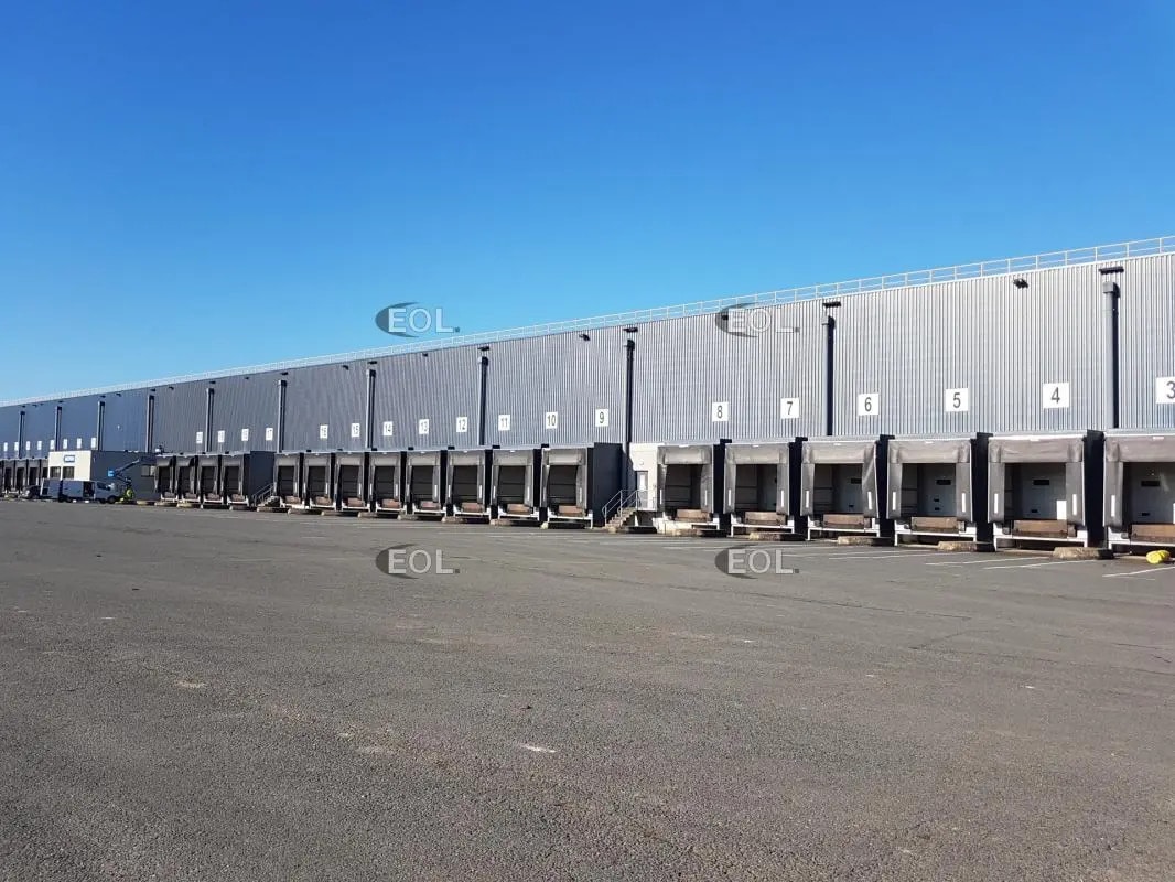 Industriel/Logistique dans Montceau-les-Mines à louer Photo de l’immeuble– Image 1 sur 10