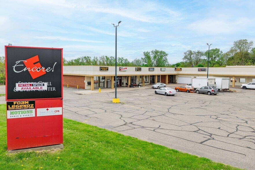 3467-3575 Beecher Rd, Flint, MI à vendre - Photo de l’immeuble – Image 2 sur 12