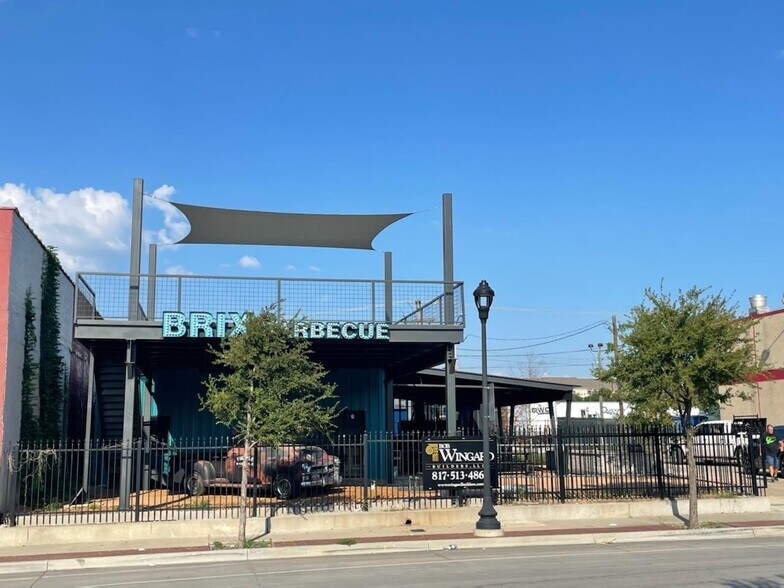 1012 S Main St, Fort Worth, TX à louer - Photo de l’immeuble – Image 2 sur 11