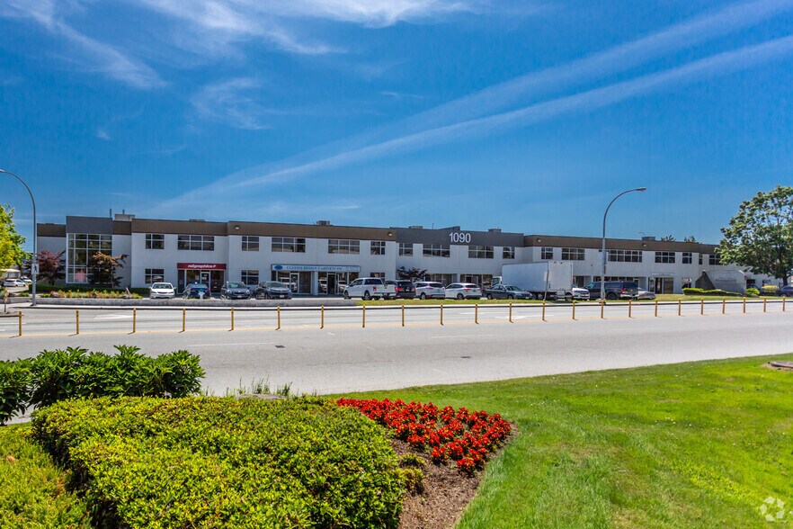 1090 Cliveden Ave, Delta, BC à louer - Photo de l’immeuble – Image 3 sur 3