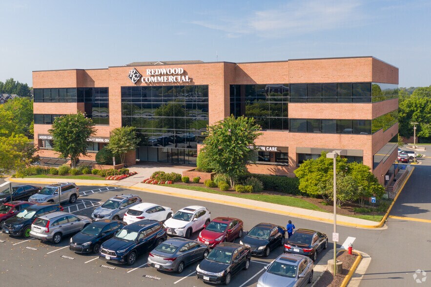 5900 Fort Dr, Centreville, VA à louer - Photo de l’immeuble – Image 2 sur 12