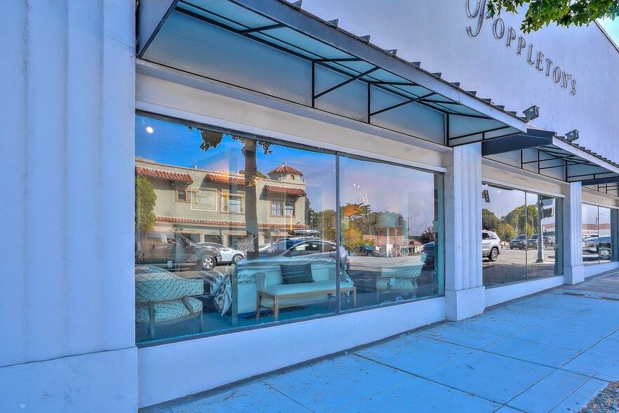 299 Lighthouse Ave, Monterey, CA à vendre - Photo de l’immeuble – Image 3 sur 3