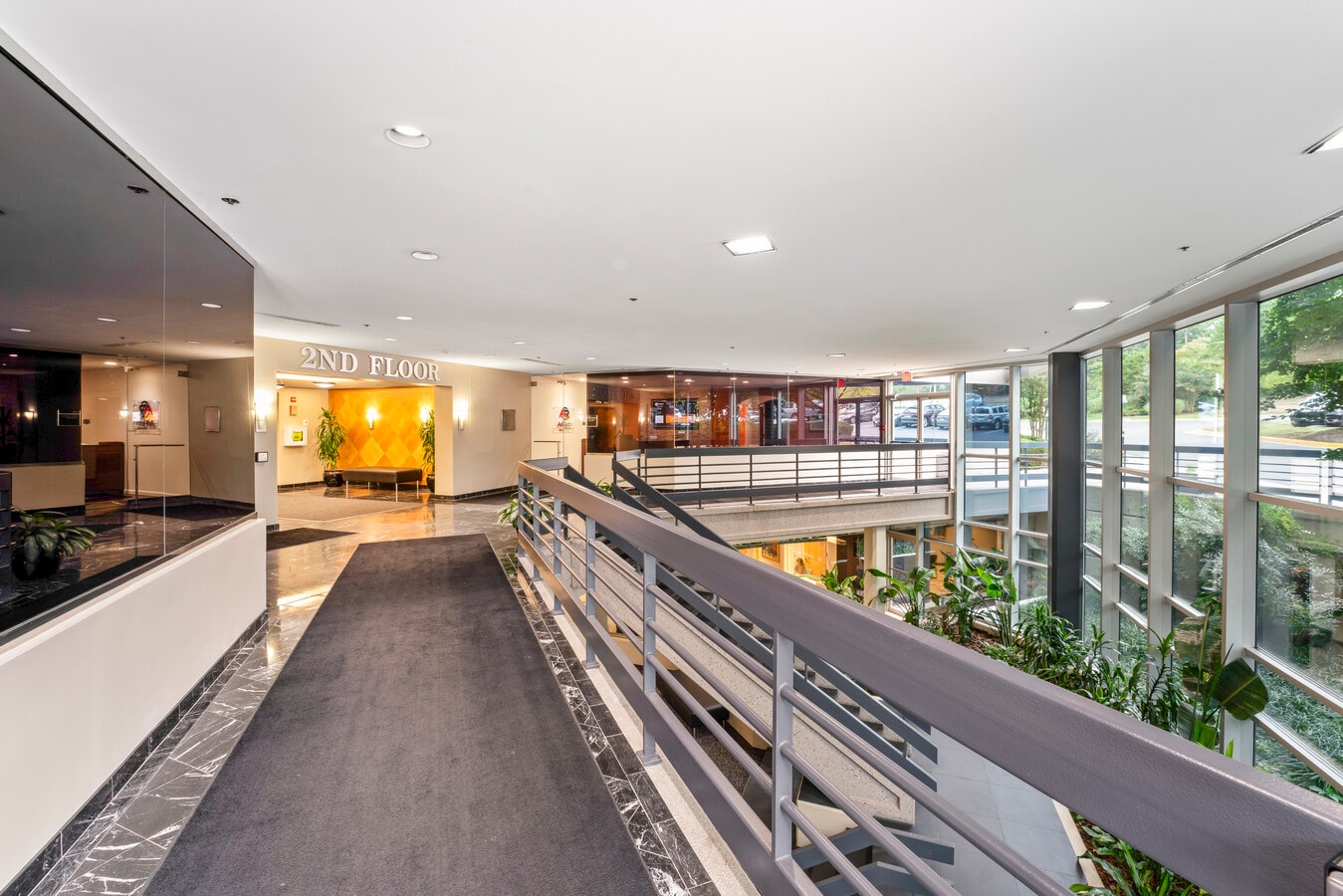 1801 Robert Fulton Dr, Reston, VA 20191 - Lot 230 - - Hall d’entrée - Image 2 of 26