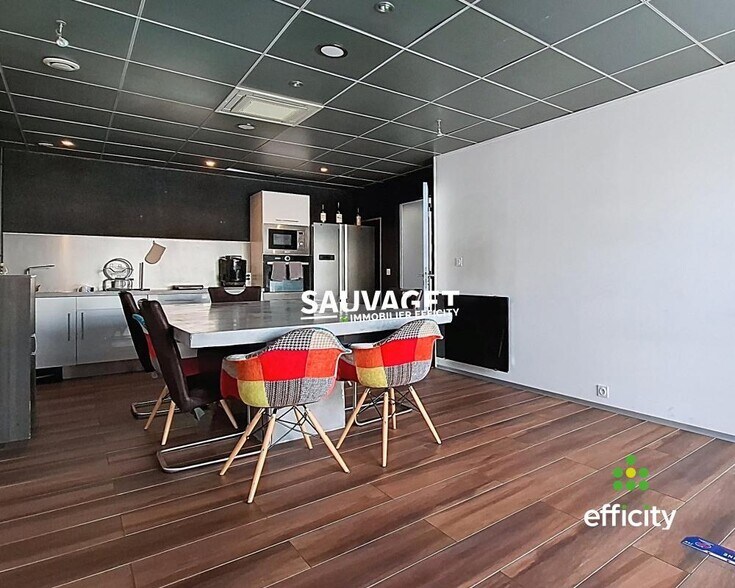 Bureau dans La Roche-sur-Foron à louer - Photo de l’immeuble – Image 2 sur 11