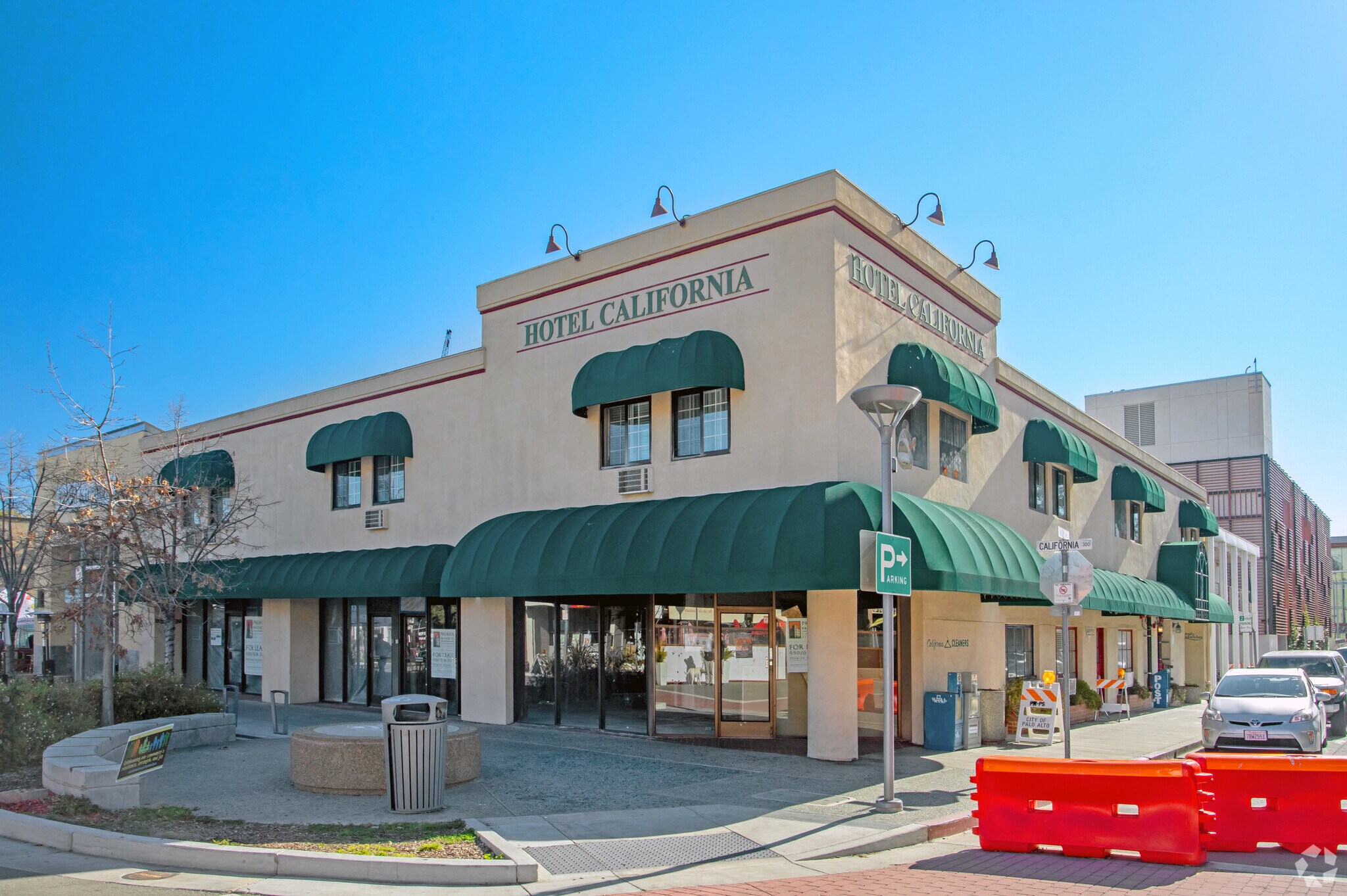 381-395 California Ave, Palo Alto, CA à louer Photo principale– Image 1 sur 5