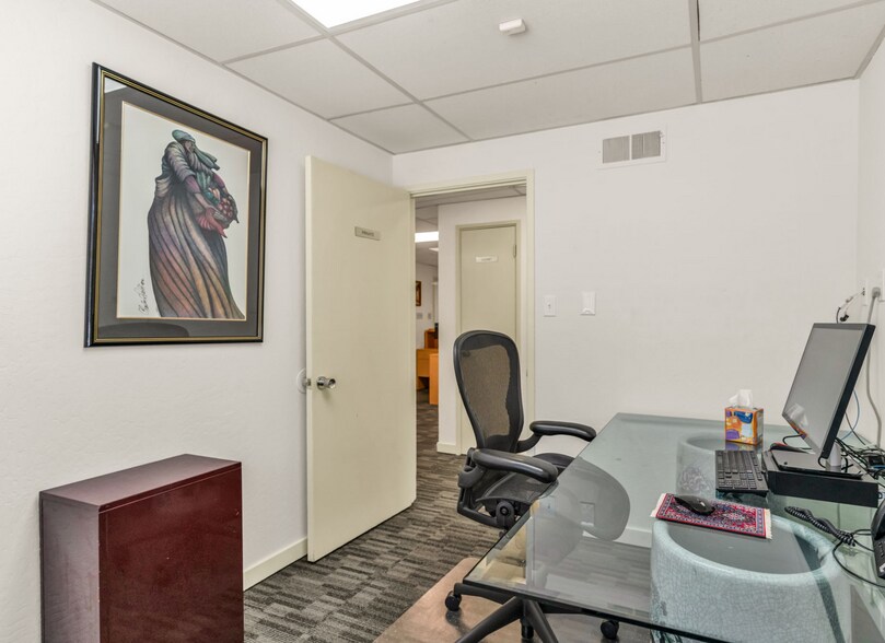 7930 MacArthur Blvd, Oakland, CA à vendre - Photo de l’immeuble – Image 3 sur 26