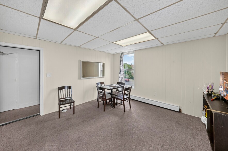 137 Livingston Ave, New Brunswick, NJ à vendre - Photo de l’immeuble – Image 2 sur 45