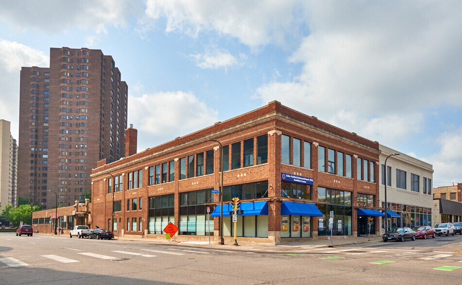 1201 Harmon Pl, Minneapolis, MN à louer - Photo de l’immeuble – Image 1 sur 12