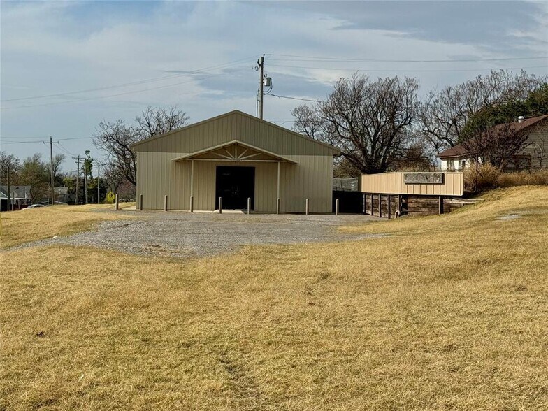 609 1st St, Cement, OK à vendre - Photo de l’immeuble – Image 3 sur 6