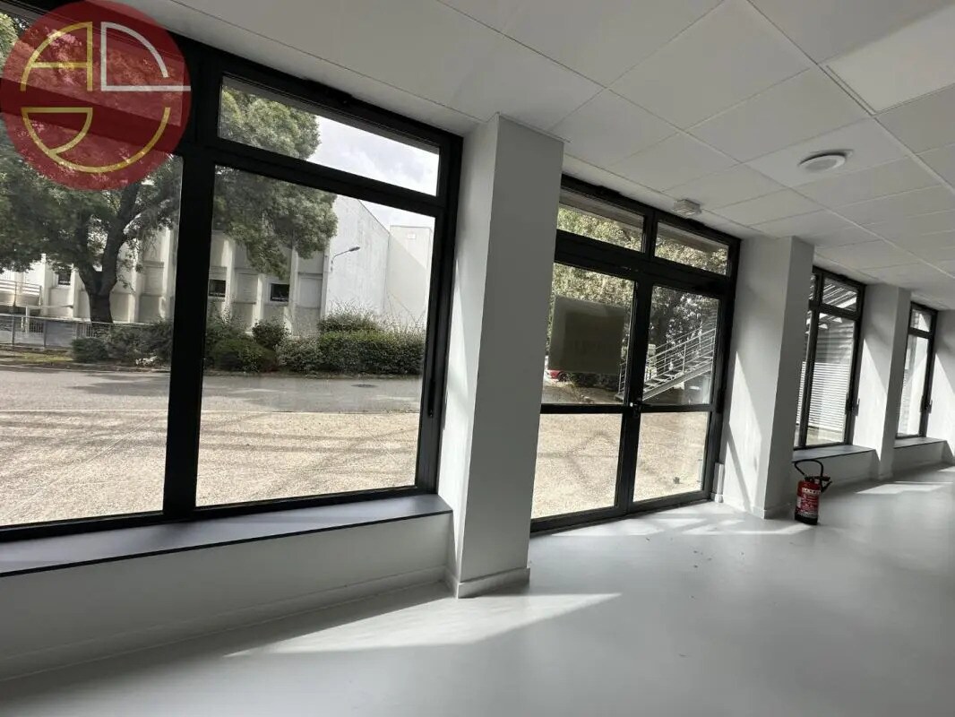 Local commercial dans Labège à louer Photo de l’immeuble– Image 1 sur 11