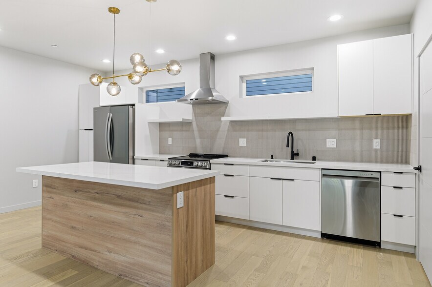 11825 59th Ave ave, Seattle, WA à vendre - Photo de l’immeuble – Image 2 sur 14