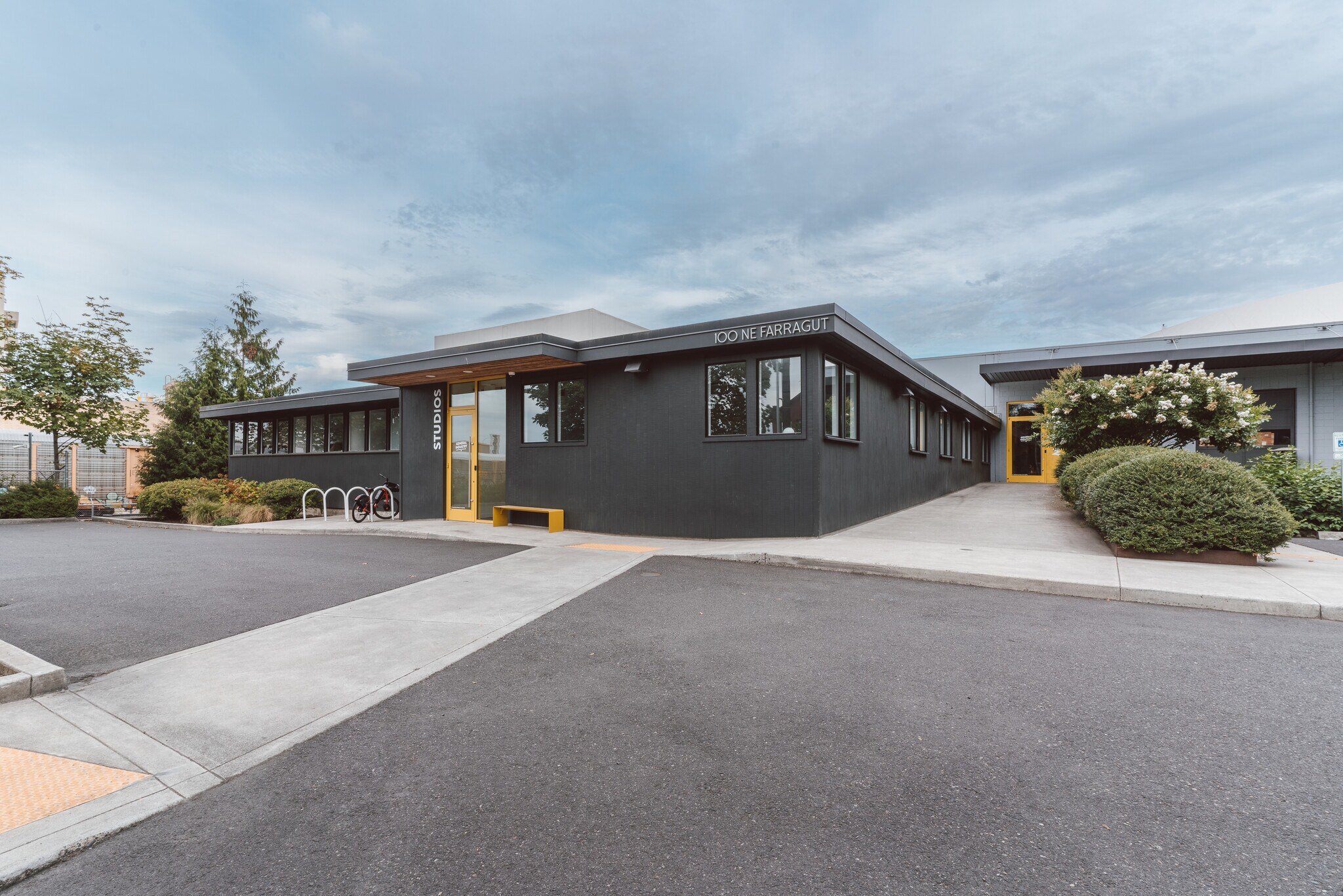 100 NE Farragut St, Portland, OR à louer Photo principale– Image 1 sur 13