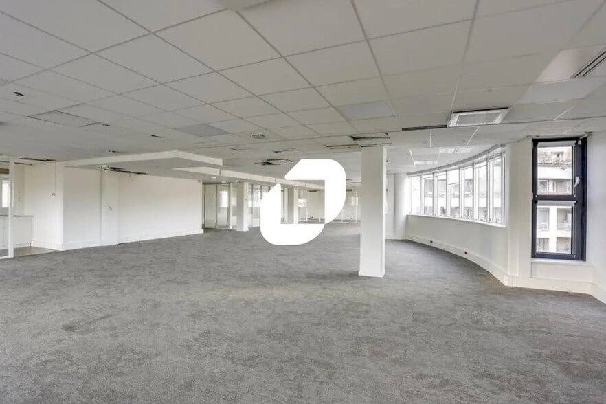 31-39 Rue Du Gouverneur Général Félix Eboue, Issy-les-Moulineaux à vendre - Photo de l’immeuble – Image 2 sur 14