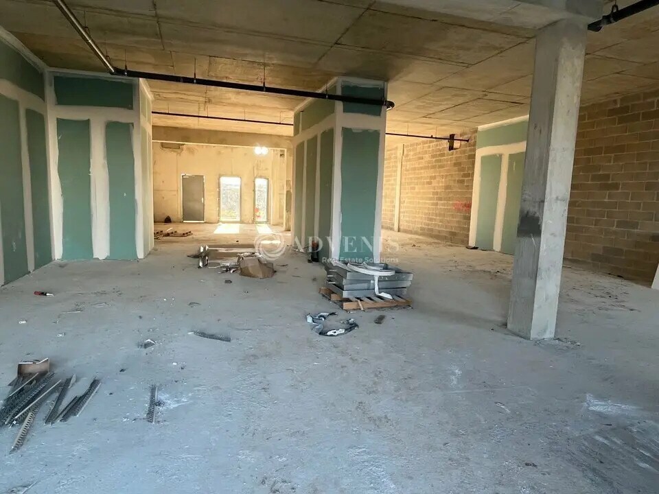 Local commercial dans Serris à louer Photo intérieure– Image 1 sur 8