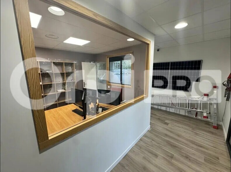 Local d’activités dans MARCILLY-D'AZERGUES à louer - Photo de l’immeuble – Image 3 sur 4