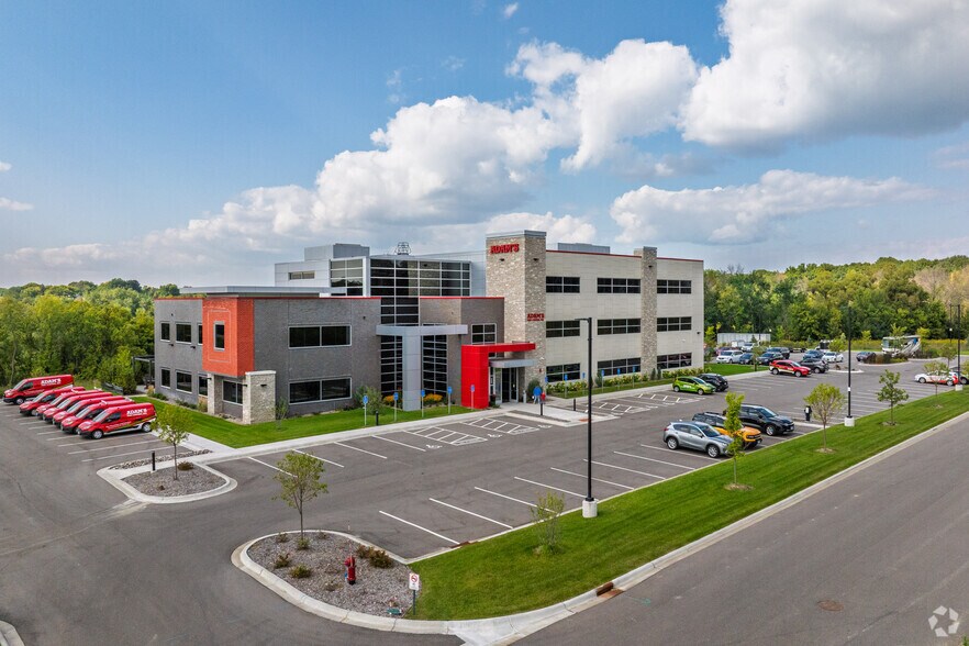 2900 Eagle Bluff Cir, Medina, MN à louer - Photo principale – Image 1 sur 4