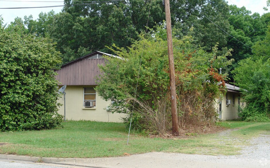 10710 Jefferson Ave, Newport News, VA à vendre - Photo de l’immeuble – Image 3 sur 24