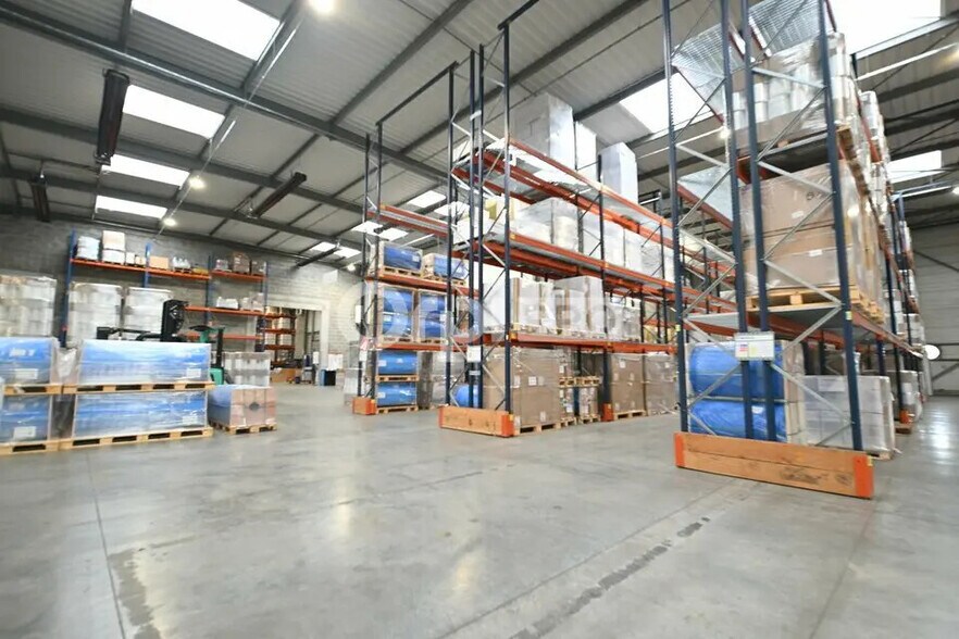 Local d'activités dans Miribel à vendre - Photo intérieure – Image 1 sur 12