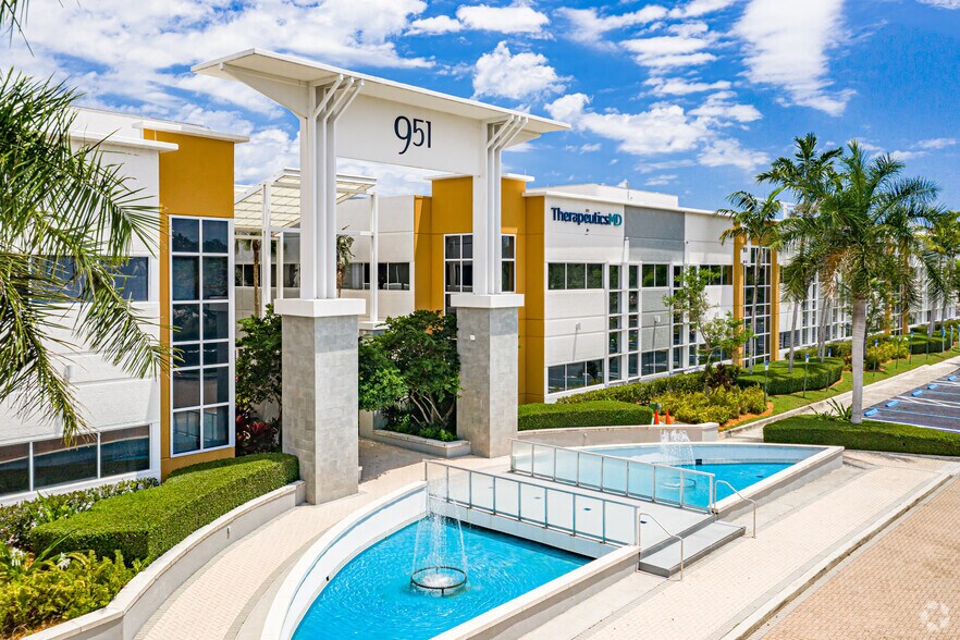 951 Yamato Rd, Boca Raton, FL à louer - Photo de l’immeuble – Image 3 sur 16