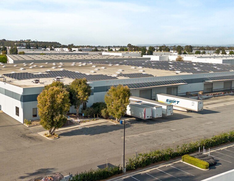20903 S Maciel Ave, Carson, CA à louer - Photo de l’immeuble – Image 2 sur 6