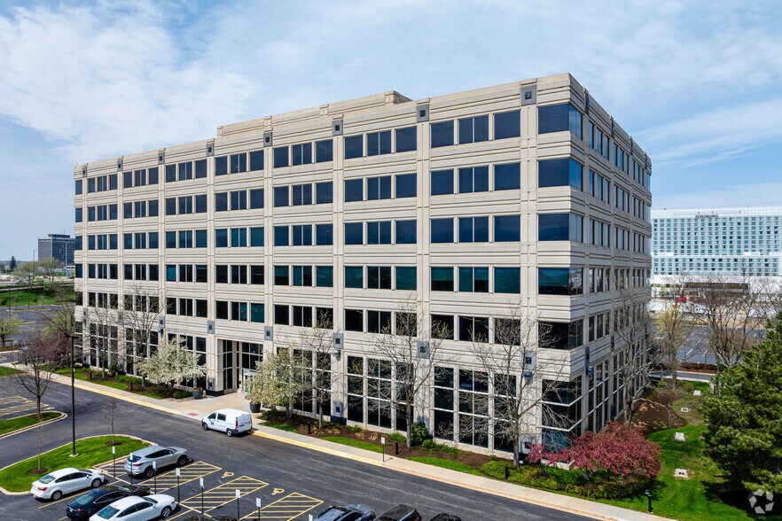 1500 McConnor Pky, Schaumburg, IL à louer - Photo principale – Image 1 sur 13